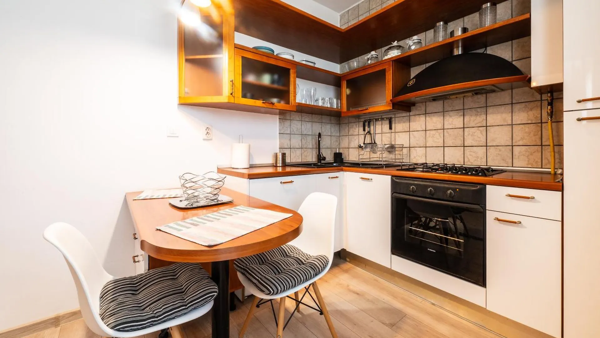 Charming & Cozy 1Br Flat In The Heart Of Bucharest Apartamento