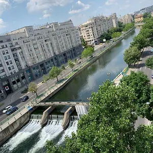 דירה Old Town River View 123, בוקרשט